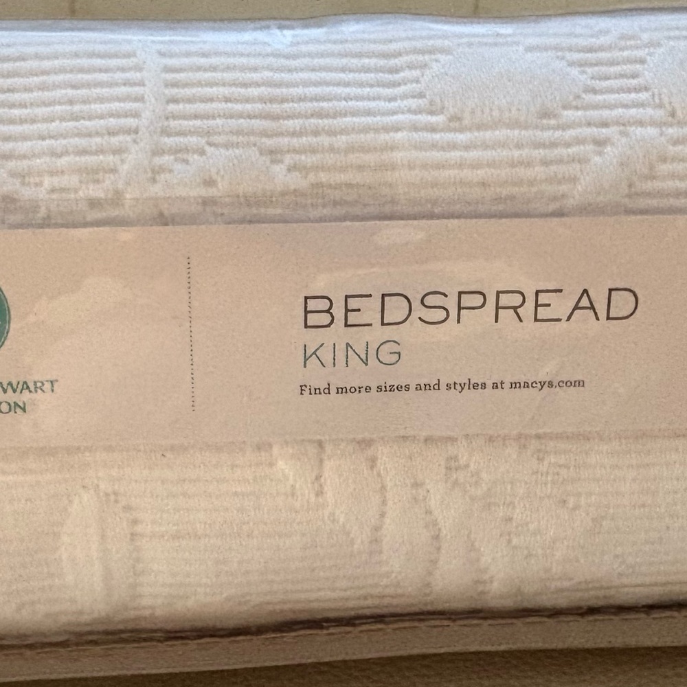 King Size Martha Stewart White Coverlet Bedspread. NWT, NIP.  Retails For $300.